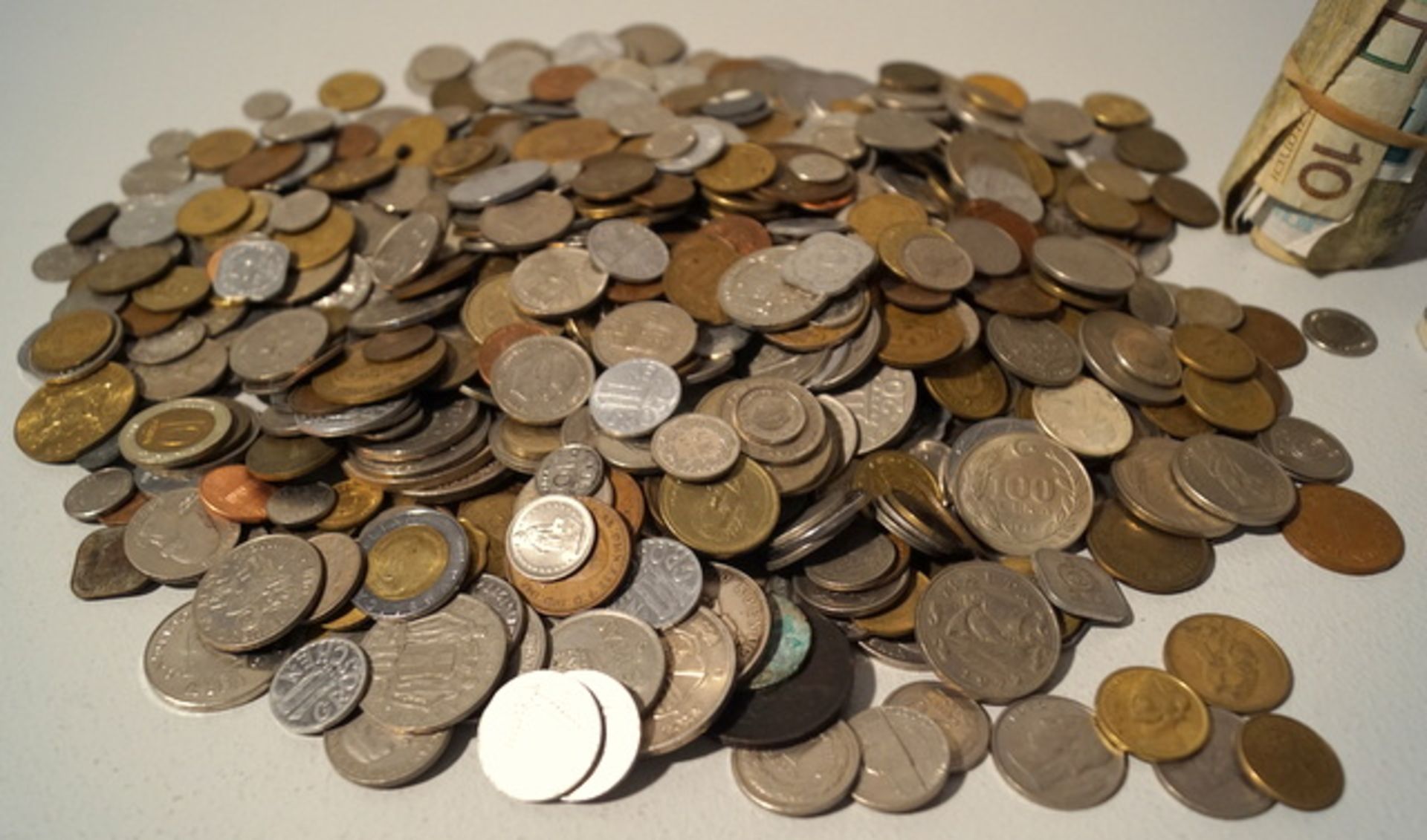 Sammlung historische Weltmünzen ca. 2,5 kg Silber, Kupfer, Messing und Aluminiummünzen, meist alt, - Image 2 of 3