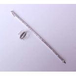 Kontercharnierarmband, Platin und Memory-Ring, 750 WG, zus. ca. 9 ct DiamantbesatzArmband: