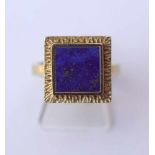 Damenring mit Lapislazuli, 585 GGLapislazuli mit kleinen Goldeinschlüssen, 9 x 9mm, das Gold um