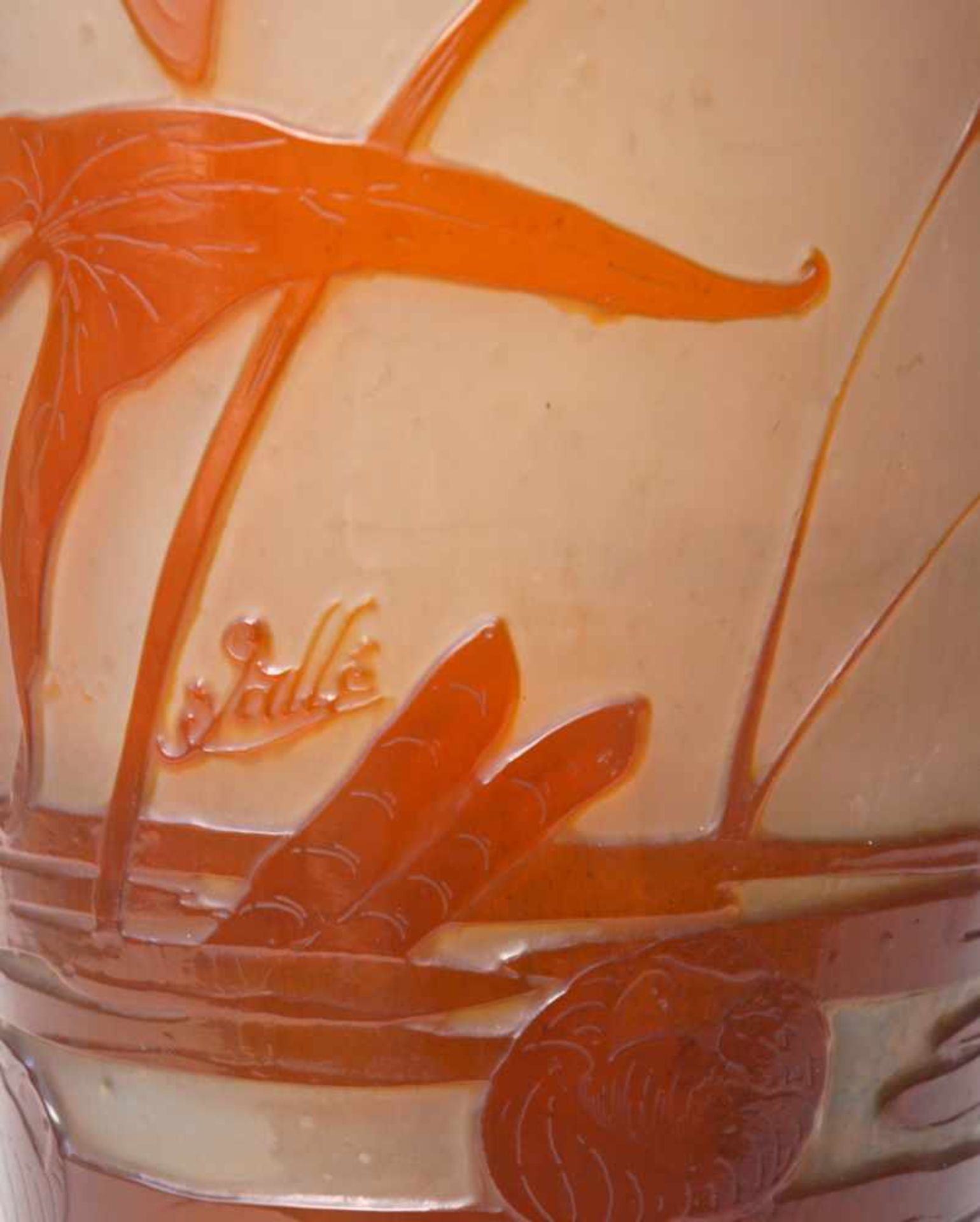 Gallé, Emile (1846 in Nancy; † 1904 in Nancy): Bedeutende Cameoglas Libellenvase 48,8cm, - Bild 4 aus 4