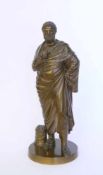 Bronzestatuette "Philosoph", nach klassizistischem VorbildBronze mit leicht gräulicher Patina,