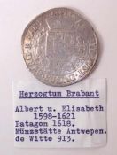 Herzogtum Brabant, Albert und Elisabeth 1598-1621, Patagon von 1618VS: Gekröntes Wappen mit Kette
