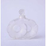 Rene Lalique, Wingen sur Moder (diamantgeritze Signatur): Parfumflacon "Deux Fleures", Frankreich,
