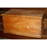 Elm chest, dovetailed and with carrying handles