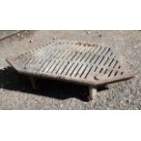 Cast iron fire grate