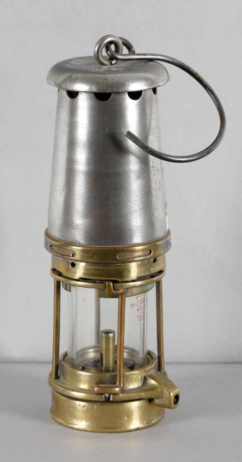 Öl-Wetterlampe, England um 1920-30, Eisen und Messingabschraubbarer Marsautmantel, horizontaler