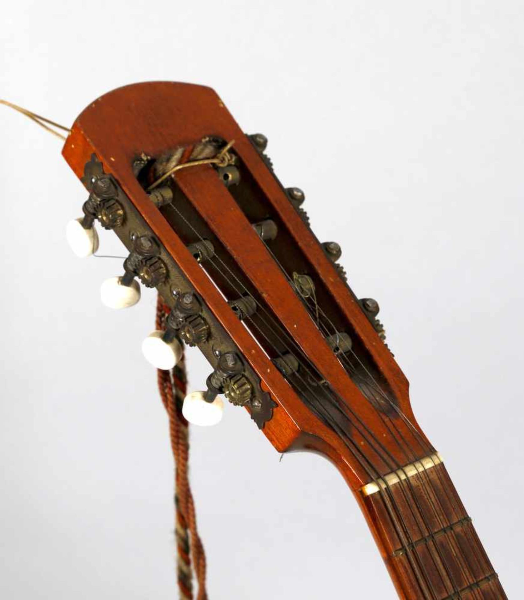 Neapolitanische Mandoline, vermutl. Italien, 1. H. 20. Jh.Decke aus Nadelholz, umlaufende - Bild 3 aus 4