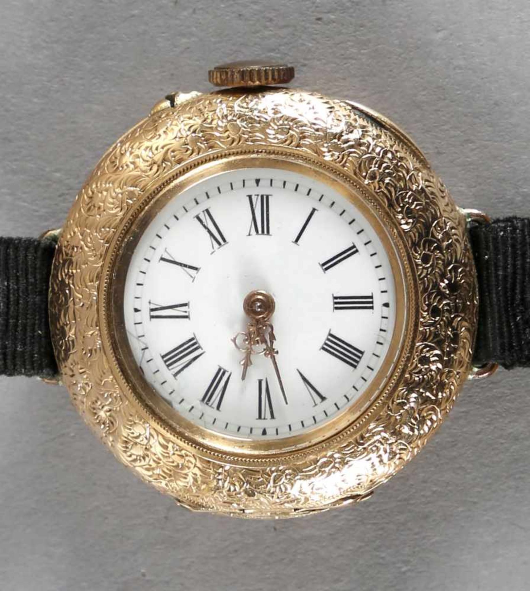 Damenhalsuhr als Armbanduhr, um 1900585er Gold, Innendeckel Metall, wohl deutsch, Kronenaufzug mit
