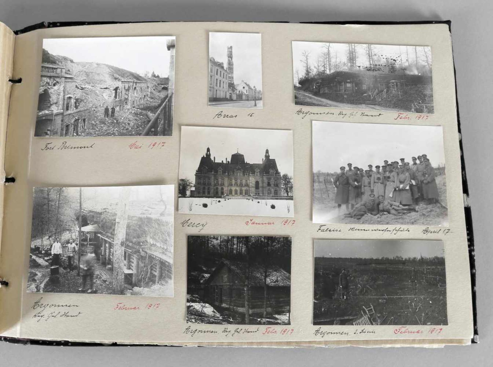 Fotoalbum 1. WK, 1915-1918O-Album im Querformat mit weit über 200 eingeklebten Bildern in s/w, - Image 3 of 4