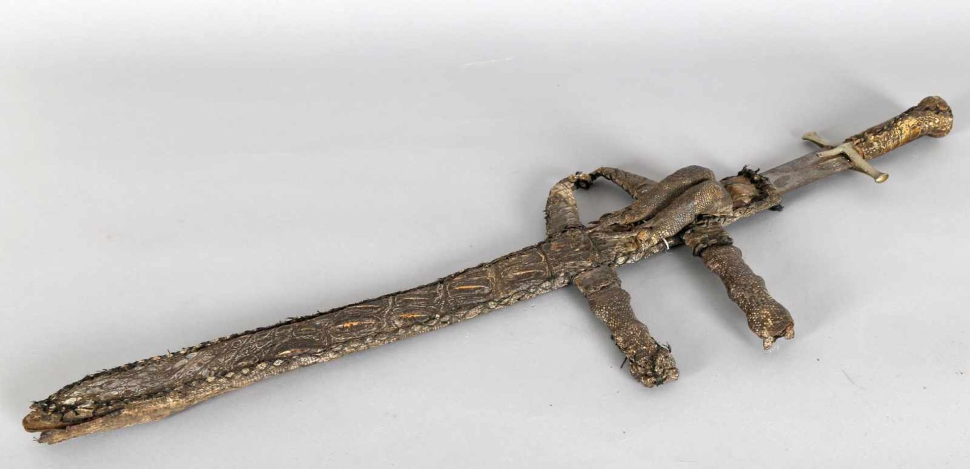 Kaskara-Schwert, der Beni Amer, Sudan, 19. Jh.lange zweischneidige Eisenklinge, beidseitig mit - Bild 2 aus 2