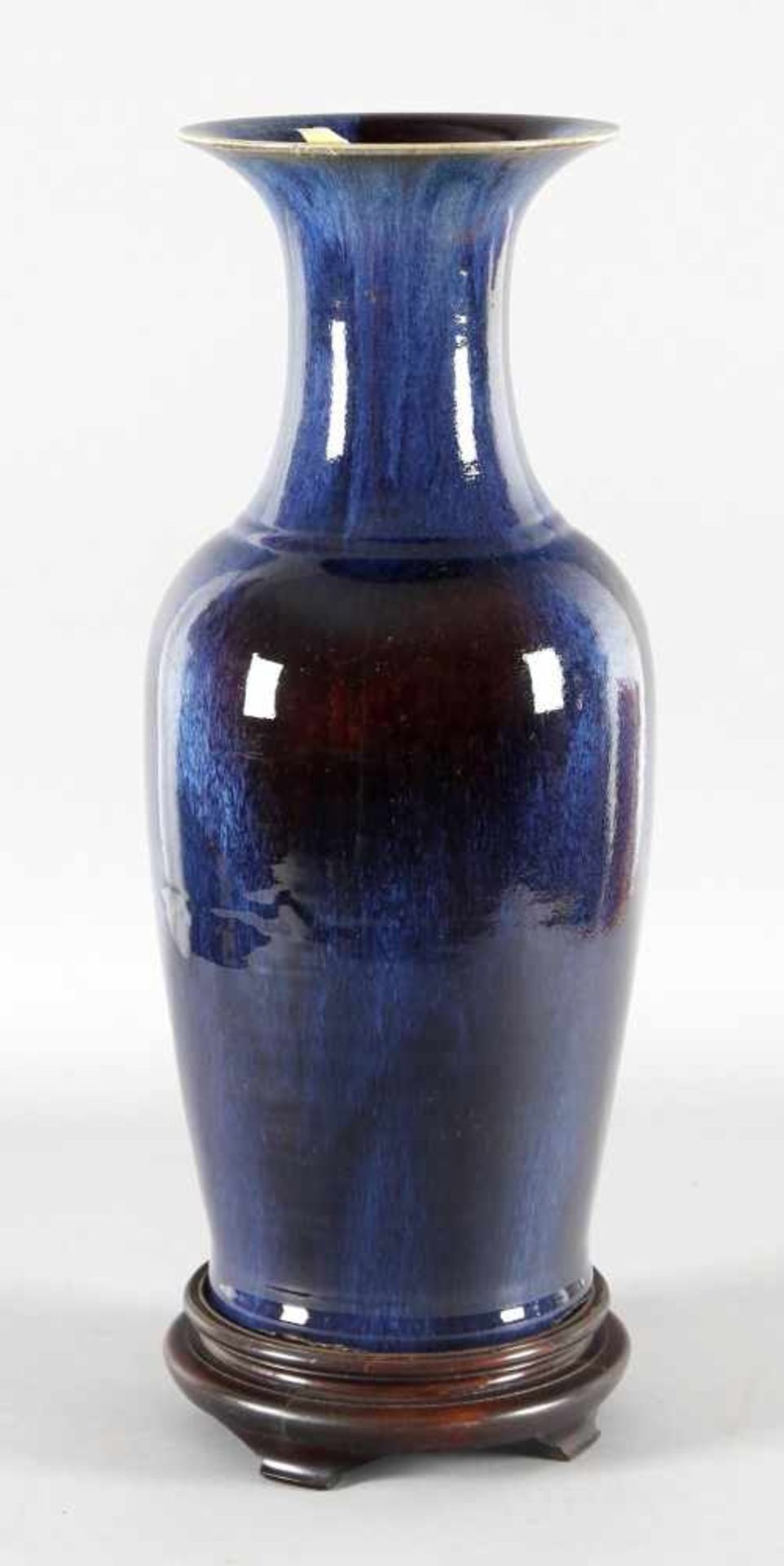 Große Vase mit Flambé-Glasur, China 18. - 19. Jh.glänzende blaue Laufglasur mit auberginefarbenen