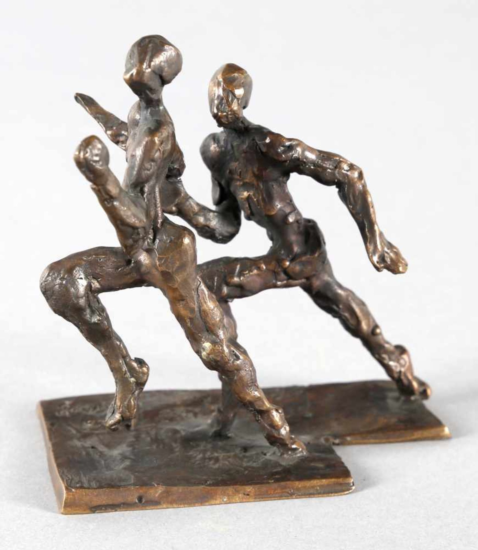 Hans Schröder (Saarbrücken 1930-2010 Saarbrücken)Gruppe mit zwei Läufern, Bronze, auf der