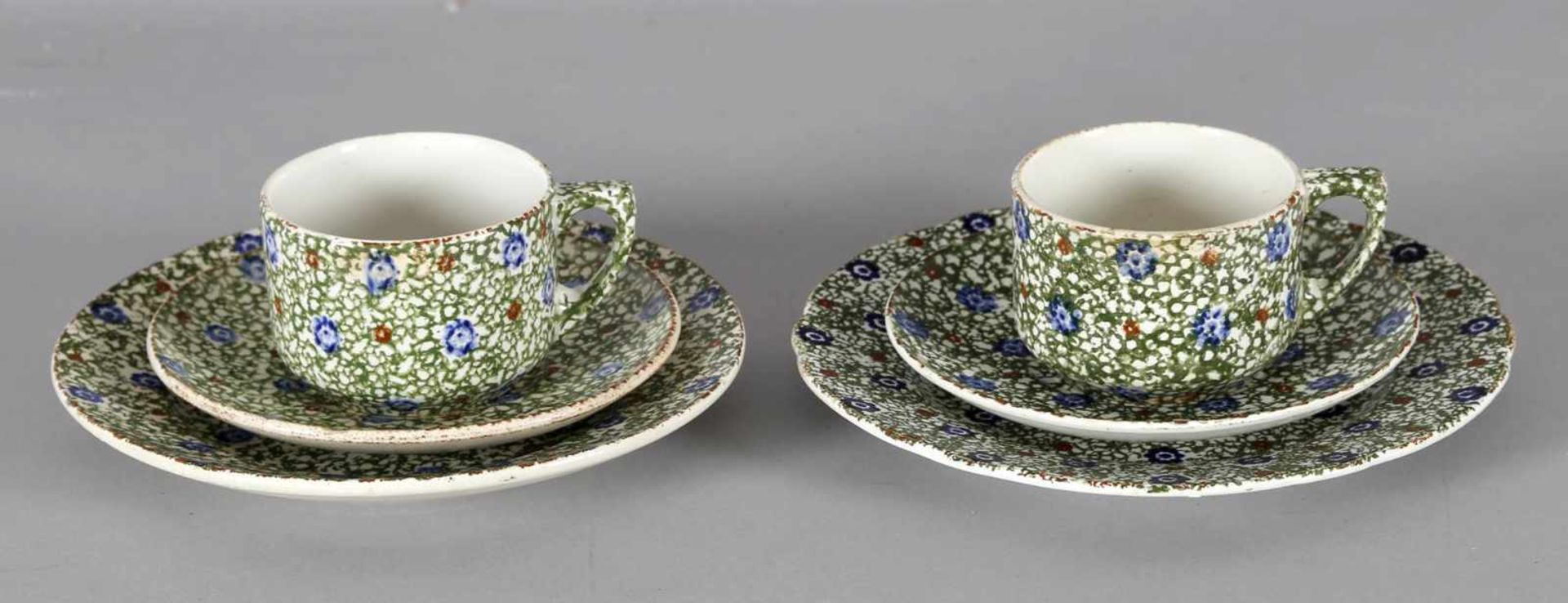 Zwei Gedecke Villeroy & Boch, Wallerfangen um 1900-1910Steingut, mit Schwamm aufgetragener Dekor mit