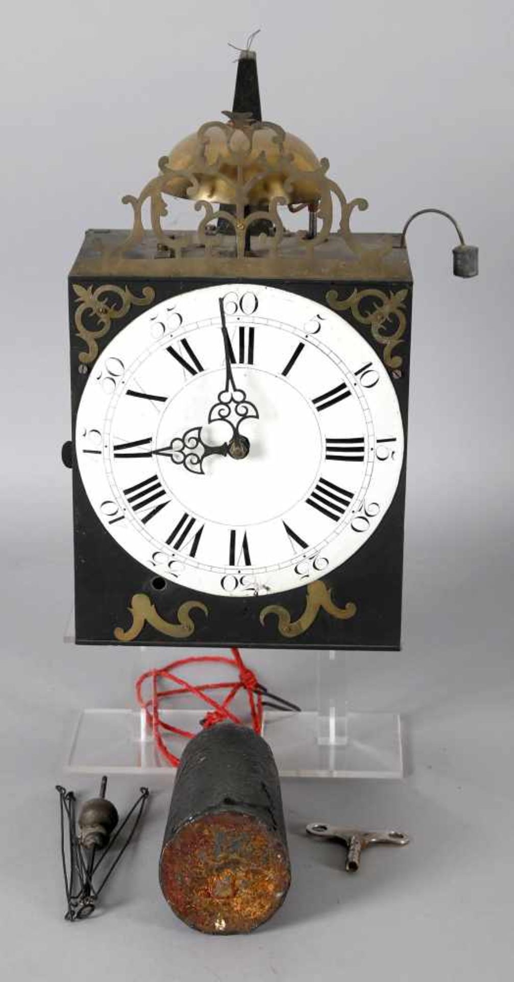 Comtoise-Uhr als Monatsläufer Franche Comté, um 1740-70Werkgehäuse mit Rückwand und Türen,