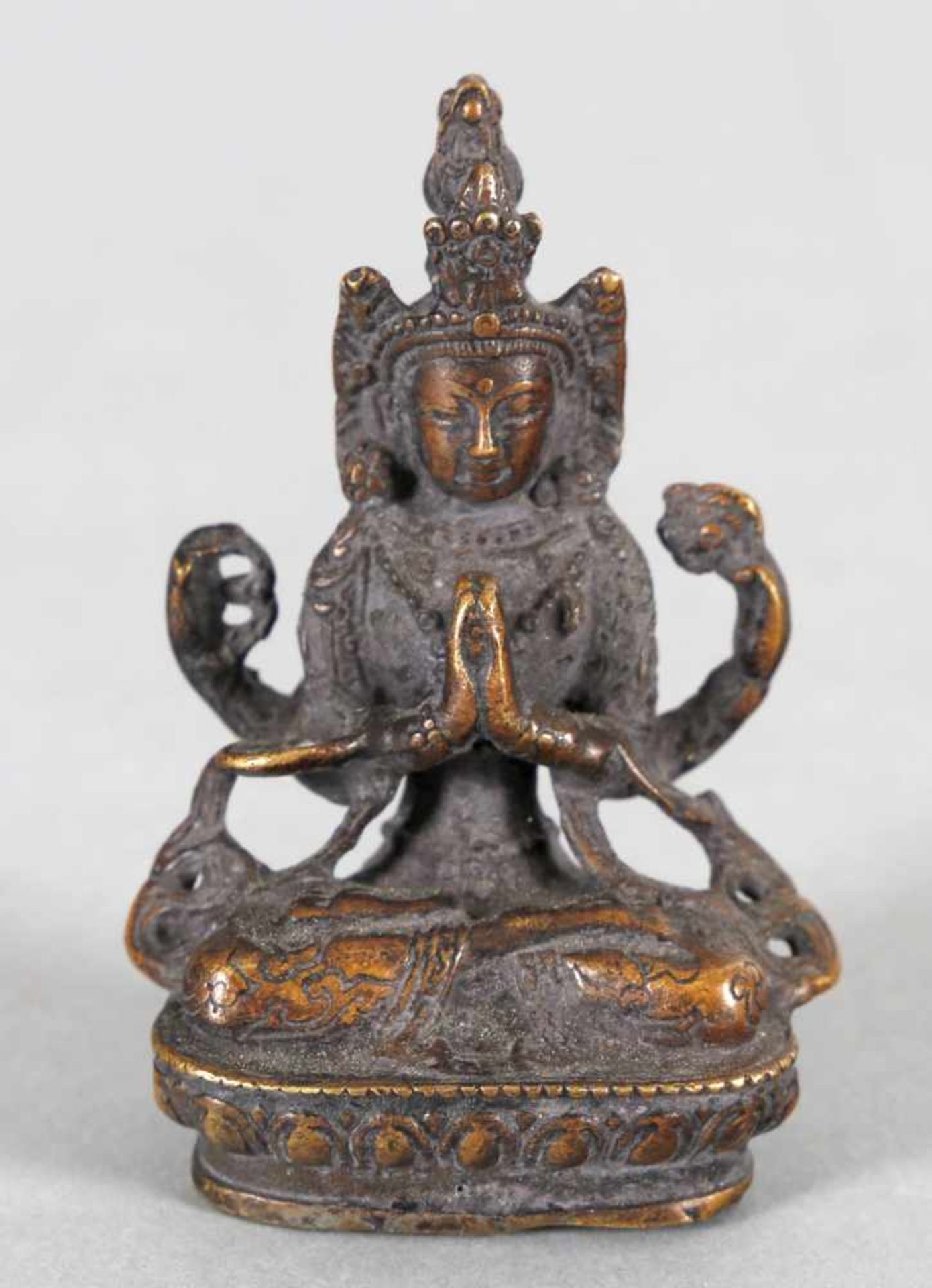 Skulptur Betender Buddha aus Bronze, China/Tibet, wohl 18./19. Jh.möglicherweise handelt es sich