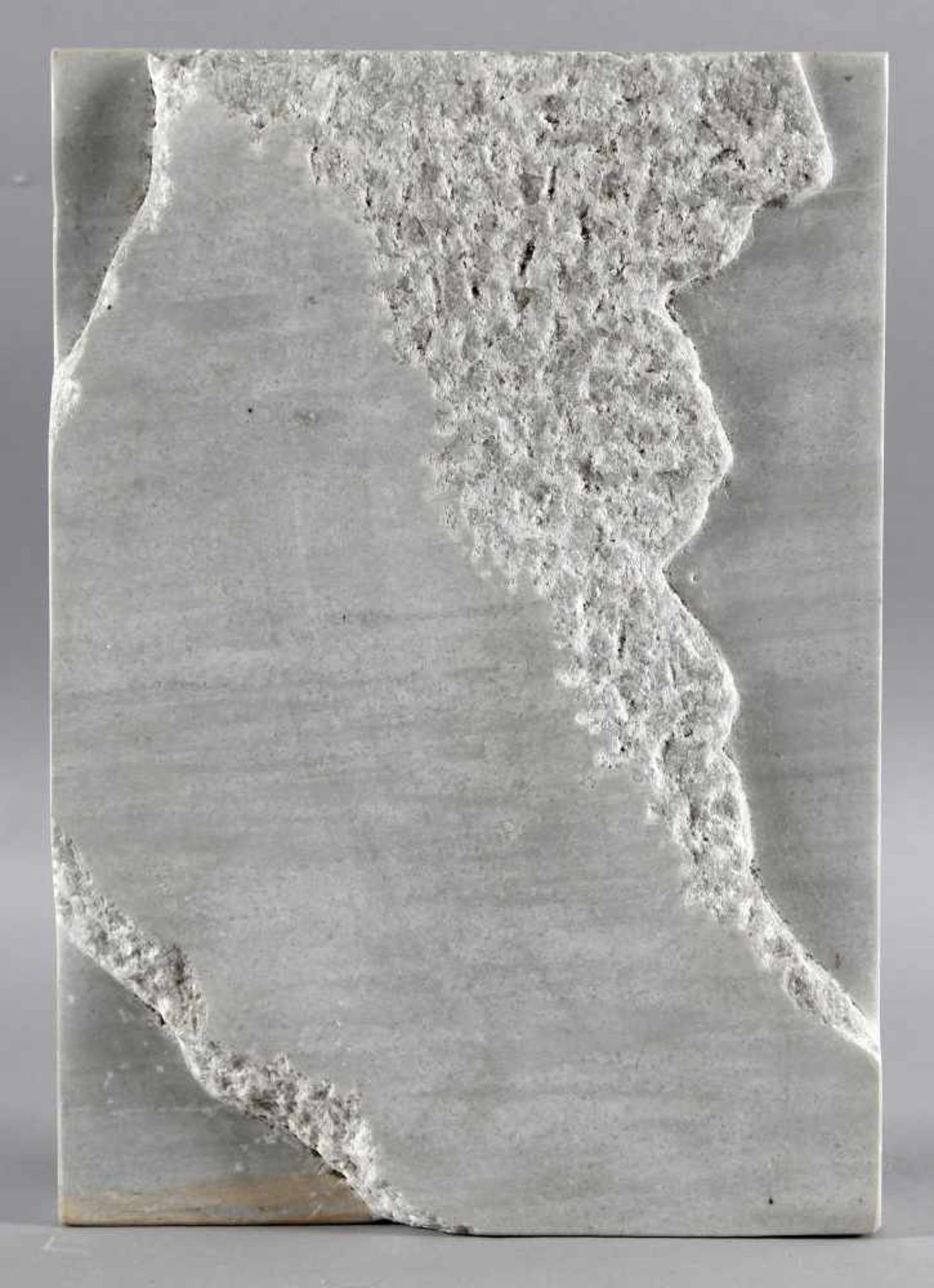 Otto Zewe (Schiffweiler 1921-2003)Strukturen, grauer Marmor, Relief, 40,5 x 28,5 cm, T: 7 cm