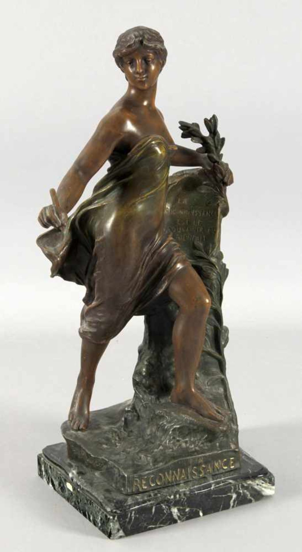 Figur einer Muse "La Reconnaisance", Frankreich, um 1900patinierter Metallguss, auf flachem - Bild 2 aus 3