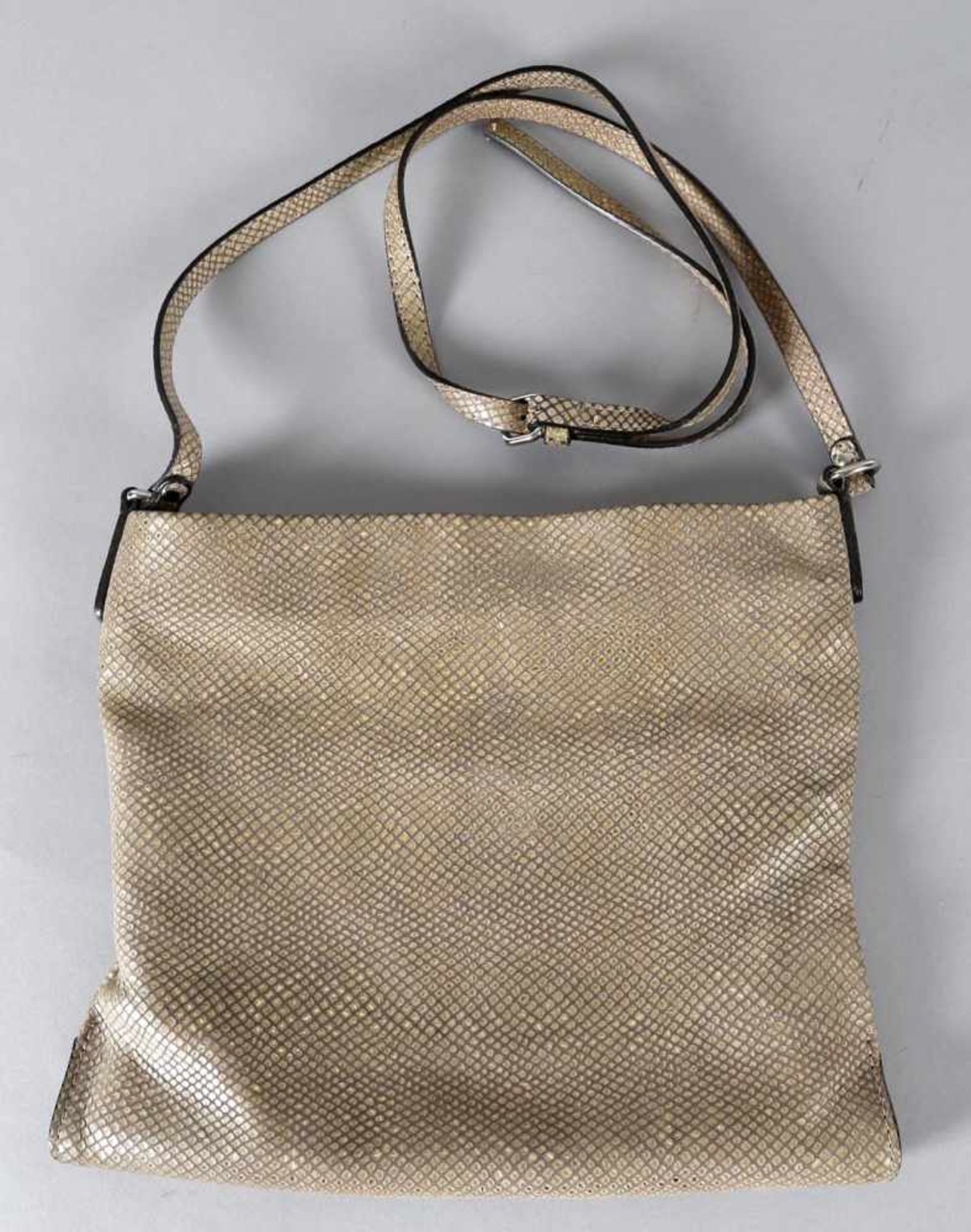 Handtasche, Gianni Chiarini, ItalienUmhängetasche aus Leder, gräulich-golden gemustert,