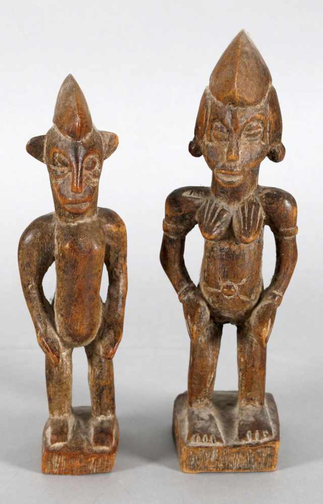 Paar Votivfiguren Mann und Frau, Holz, Senufo/Elfenbeinküste, um 1930beide auf einem Sockel aufrecht