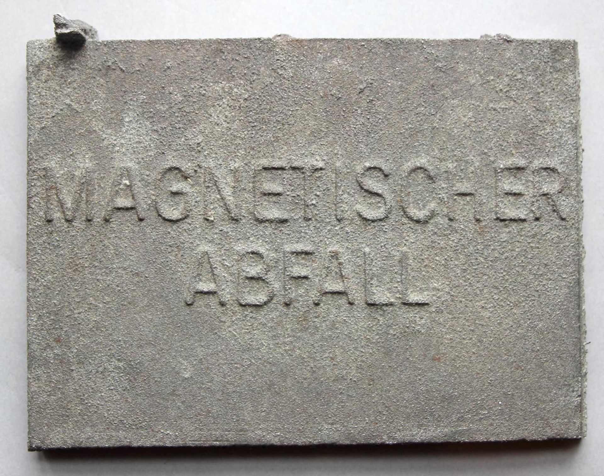 Joseph Beuys (Krefeld 1921-1986 Düsseldorf)Magnetischer Abfall, 1975, Magnetstahlgusstafel, ca. 10,5