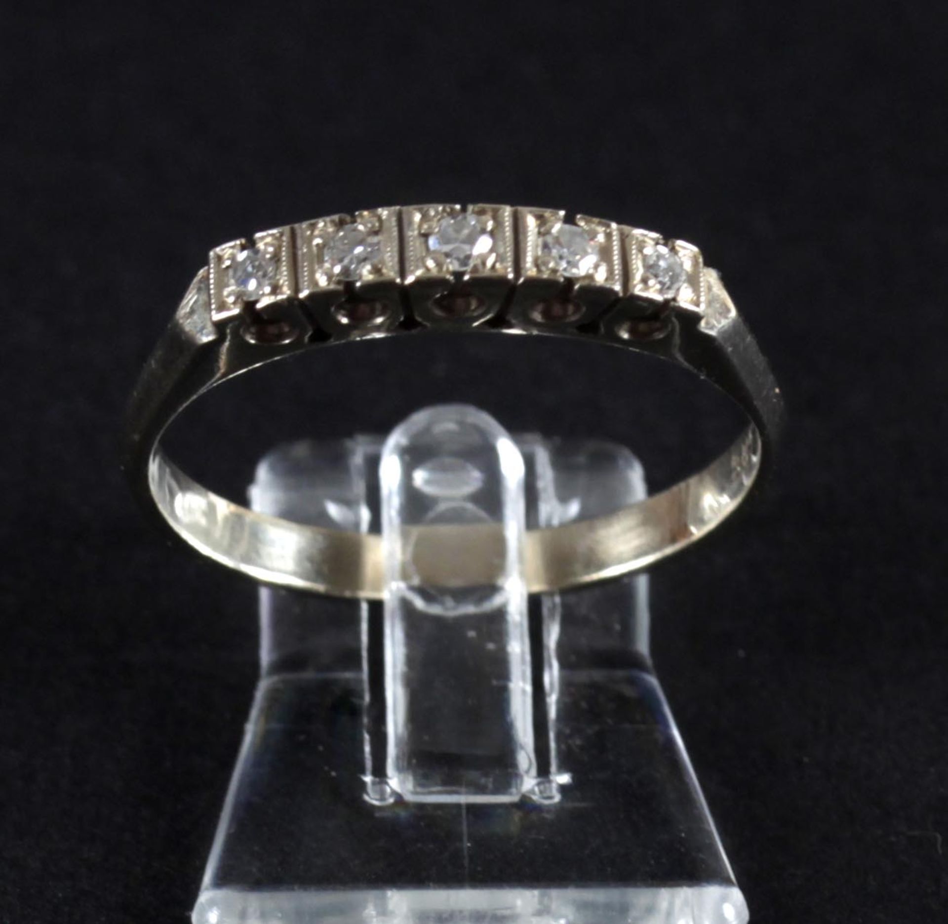 Diamantring, 585er Gold, gestempeltbesetzt mit 5 kl. Diamanten 8/8 Schliff, 2,4 g, Ringgröße: 57/58