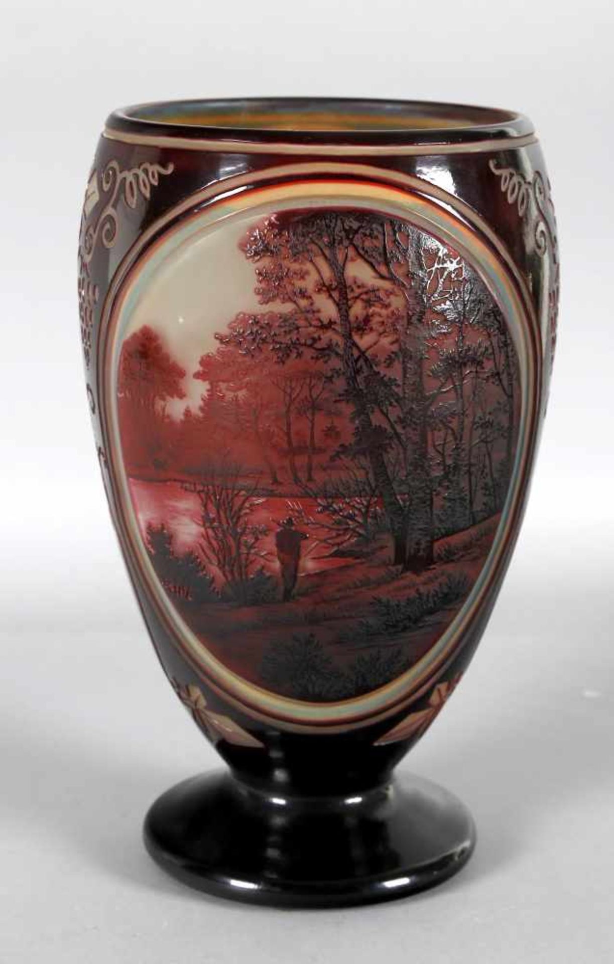 Außergewöhnliche D´Argental-Vase, um 1919-25farbloses Glas mit rotem Überfang, auf beiden Seiten - Bild 2 aus 3