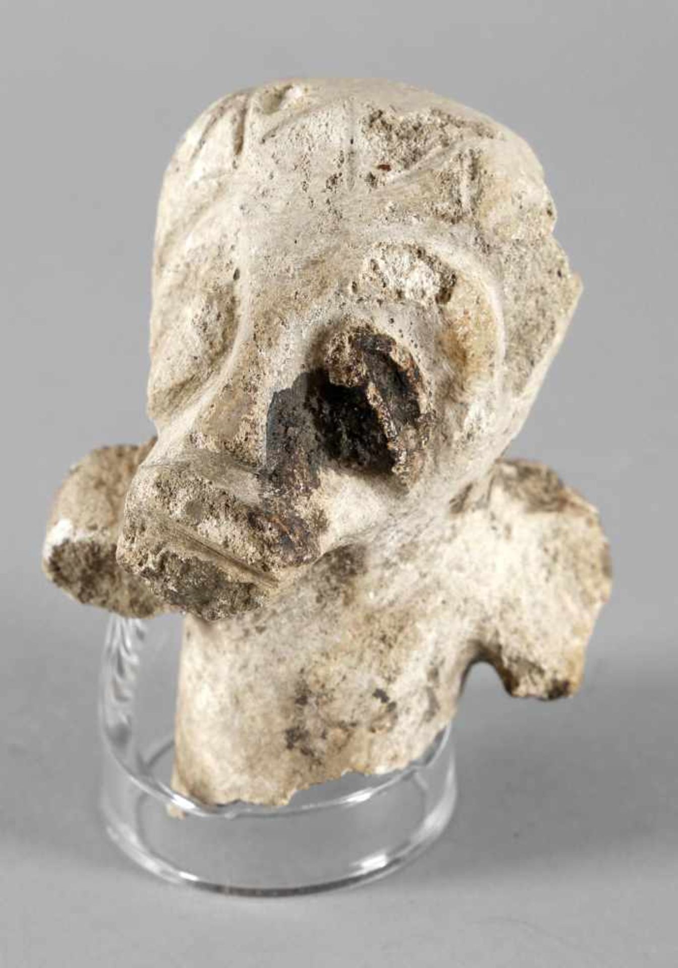 Kopf (Fragment) aus einem Knochen geschnitzt, Kultur der Taino, Dominikanische Republik, ca. 1000-