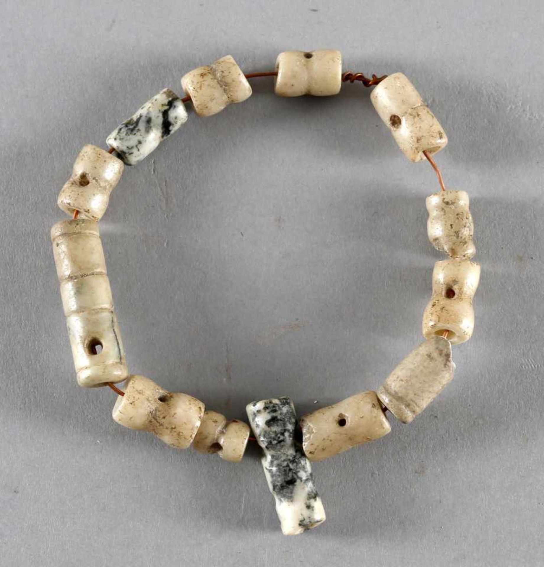 Teile eines Schmucks, Kultur der Taino, Dominikanische Republik, wohl um 1000 - 1500 n. Chr. oder