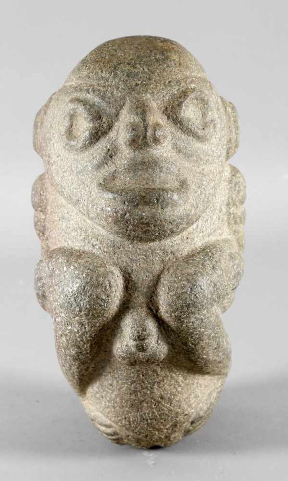 Hockender Mann, Kultur der Taino, Dominikanische Republik, ca. 1000-1500 n. Chr.mit deutlich