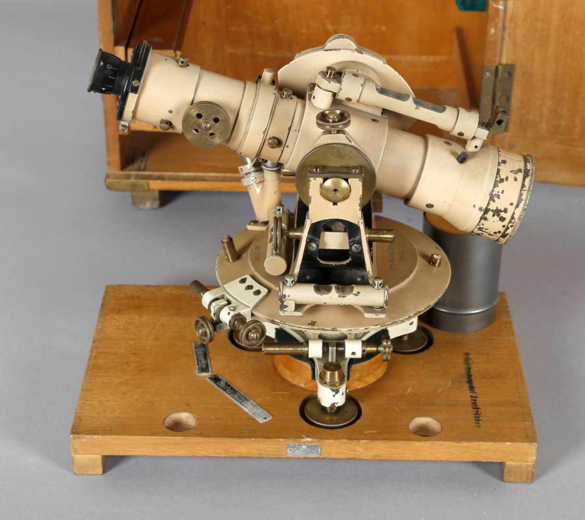 Tachymeter und Topometer im Kasten, Hersteller Otto Fennel Söhne Kassel, Nr. 17108cremefarbene - Bild 2 aus 2