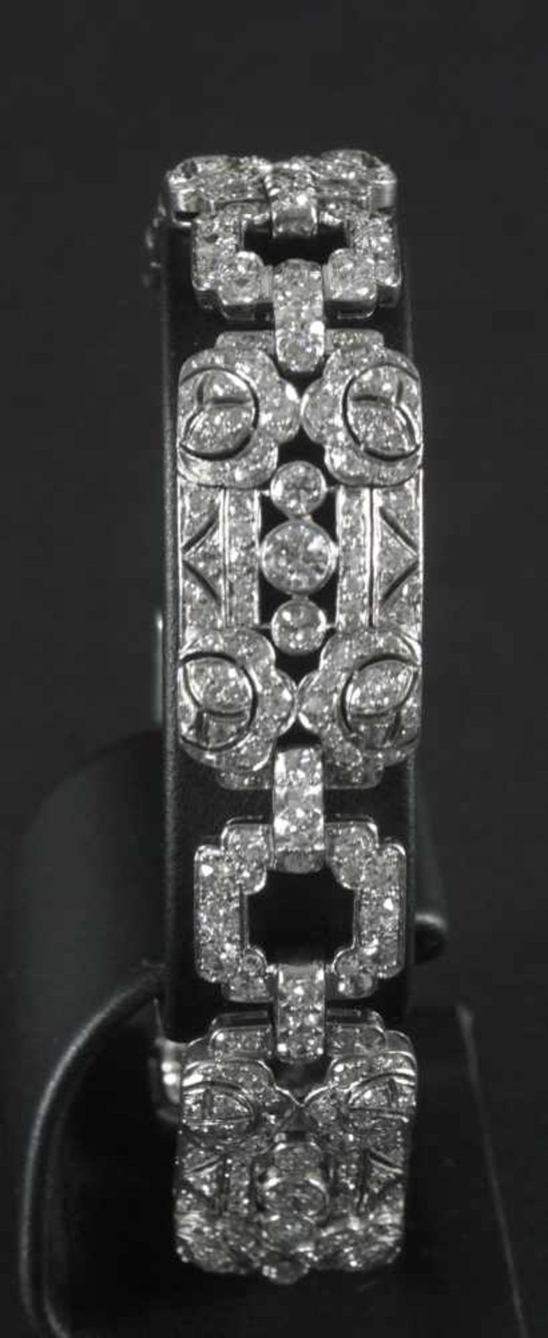 Brillant-Armband, Platin, besetzt mit 450 Diamanten (Brillant, Achtkant, Sechzehnkant) von zus. - Bild 2 aus 2