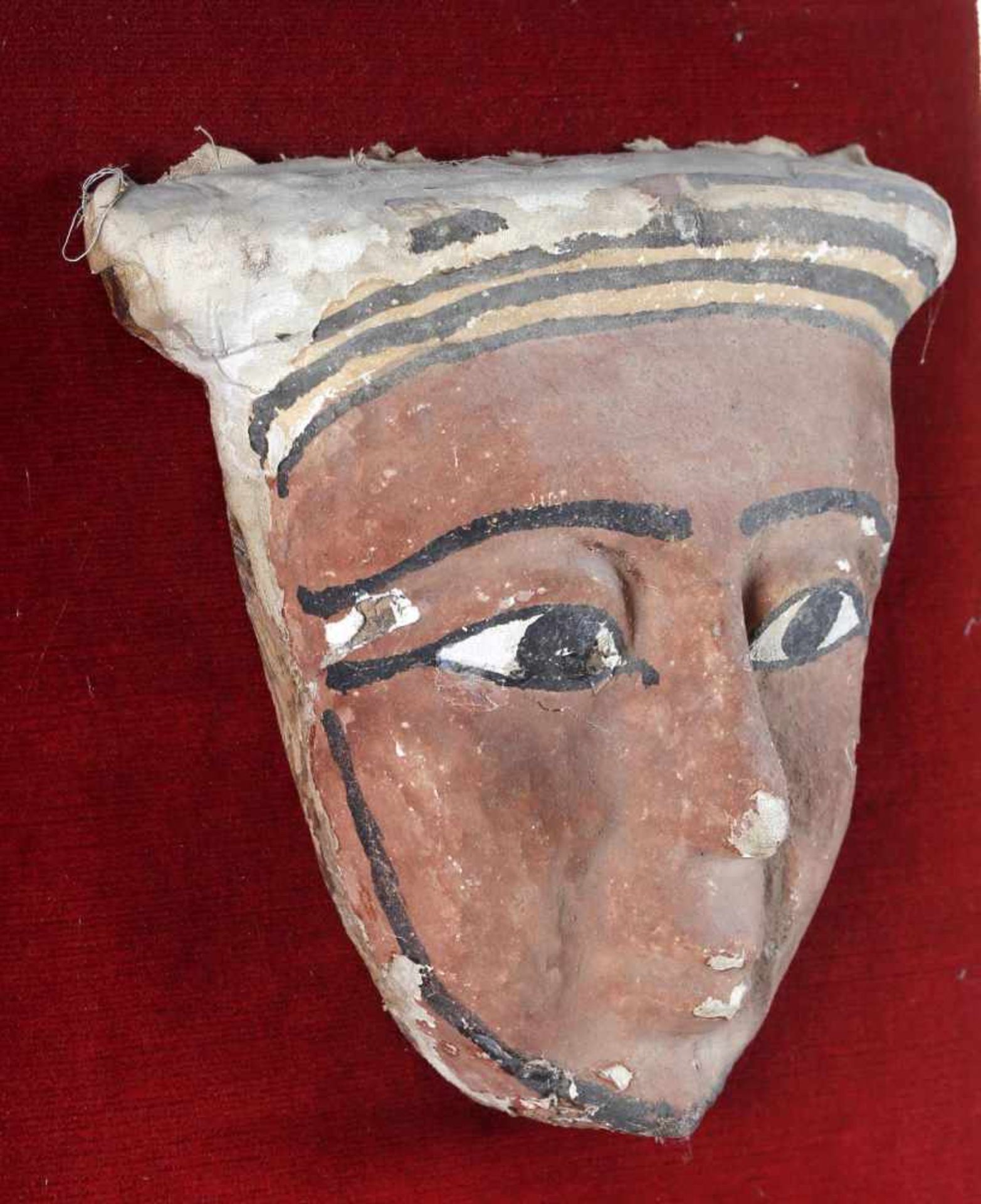 Mumienmaske, Spätzeit, wohl vor Chr.von einem Holzsarkophag, Holz geschnitzt mit Leinen bezogen - Image 2 of 2