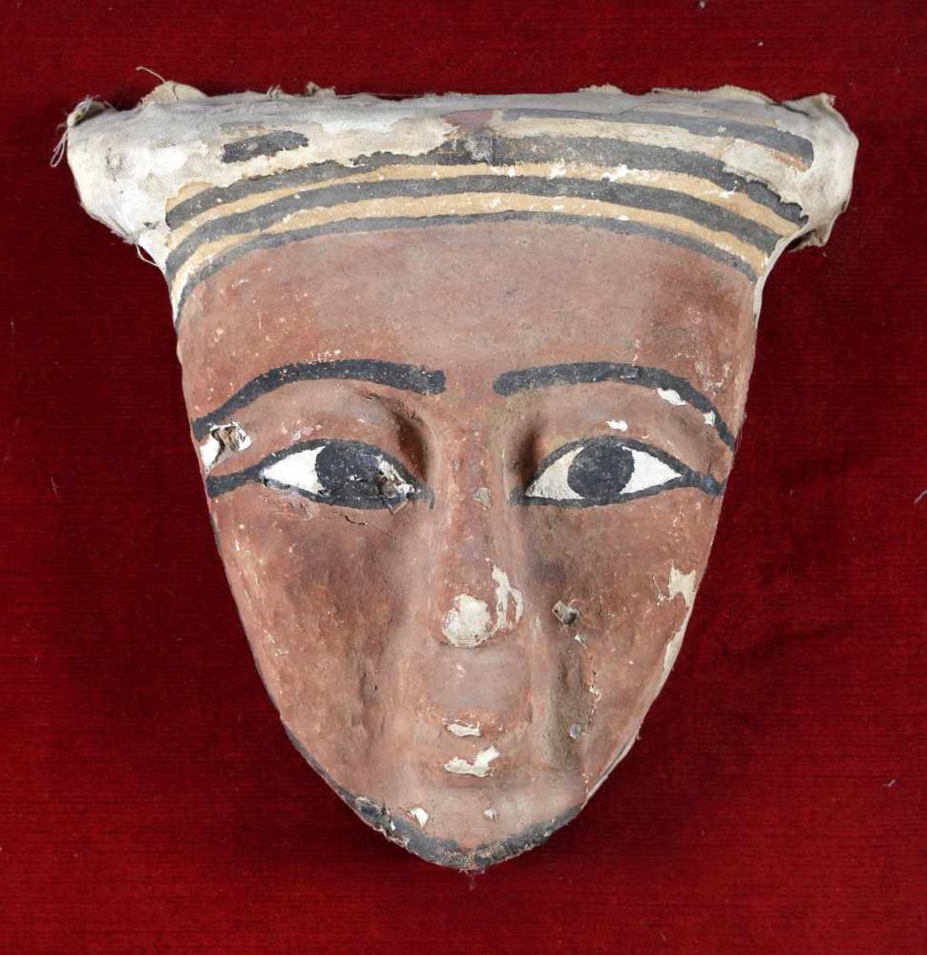 Mumienmaske, Spätzeit, wohl vor Chr.von einem Holzsarkophag, Holz geschnitzt mit Leinen bezogen