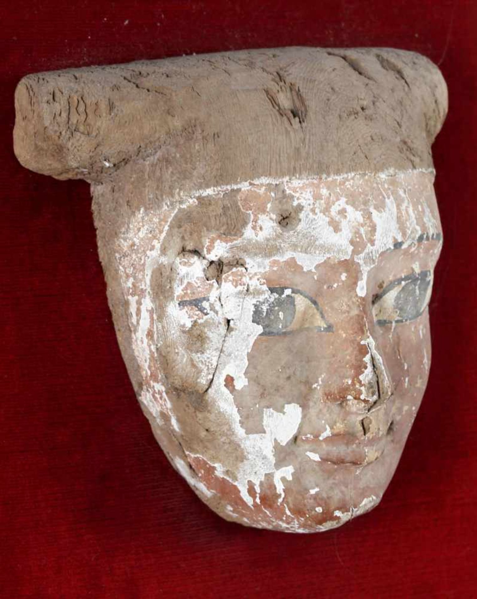 Mumienmaske, Spätzeit, wohl vor Chr.von einem Holzsarkophag, Holz geschnitzt und strukturiert mit - Bild 2 aus 2