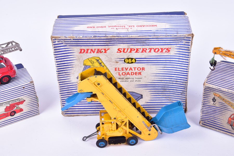 A Dinky Supertoys 964 Elevator Loader together with a 956 Turntable Fire Escape and a 972 20-Ton - Image 4 of 7