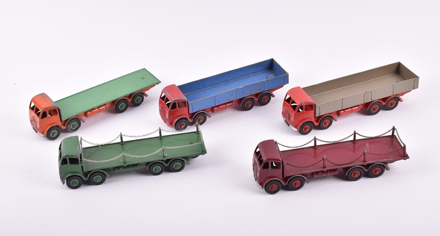 Two loose and playworn 905 Dinky Foden Flat Truck with Chains in green and maroon, together with - Image 12 of 22