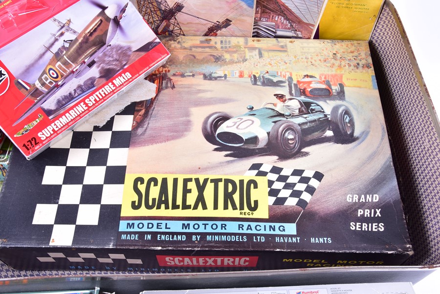 A mid-20th century Scalextric Grand Prix Series Model Motor Racing Set in original box, together - Image 7 of 18