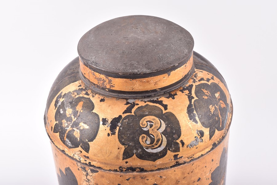 A large Chinese painted and gilt tin tea jar of circular form, the body decorated to the front - Image 3 of 8