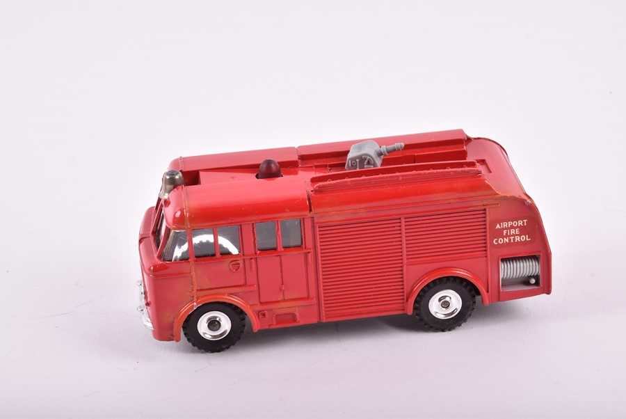 A Dinky Toys 285 Merryweather Marquis Fire Tender together with a 287 Police Accident Unit, a 286 - Image 9 of 12