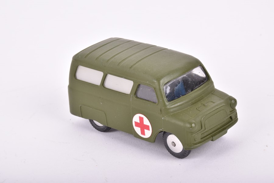 Three Dinky Toys boxed military vehicles comprising a 674 Austin Champ, a 673 Scout Car and a 688 - Image 7 of 14