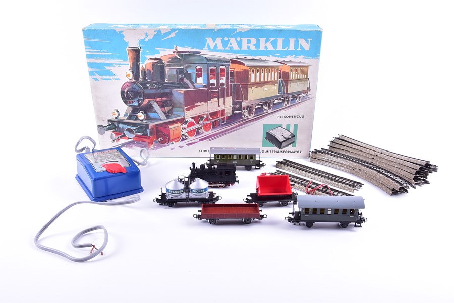 A Marklin 2943 electric railway set in original fitted box with transformer and track.