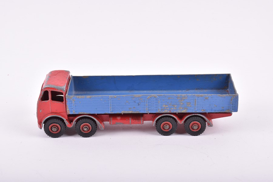 Two loose and playworn 905 Dinky Foden Flat Truck with Chains in green and maroon, together with - Image 20 of 22