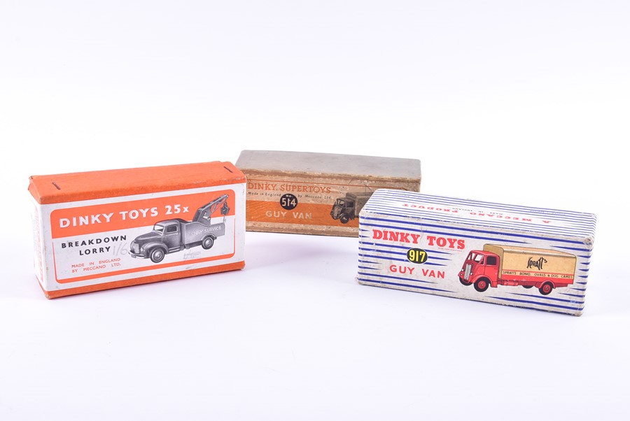 Three boxed Dinky Toys diecast vehicles comprising 917 "Spratt's" Guy Van, 514 "Slumberland" Guy Van - Image 2 of 7