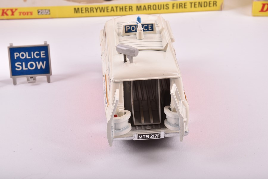 A Dinky Toys 285 Merryweather Marquis Fire Tender together with a 287 Police Accident Unit, a 286 - Image 4 of 12