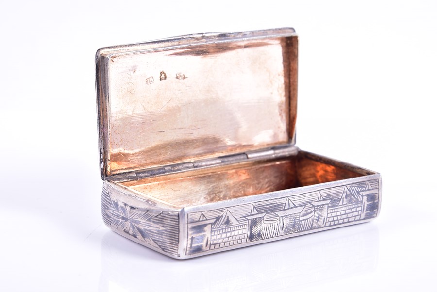 A Russian silver niello snuff box 1836, by Karl Protorius, Moscow, with architectural scenes, 2.7 - Image 3 of 4