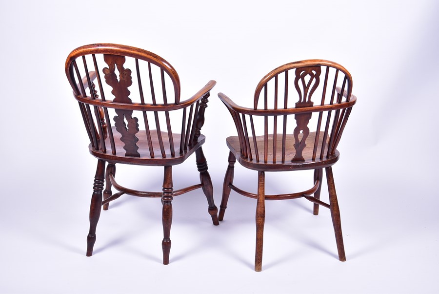 Two graduated 19th century elm and ash Windsor armchairs each with pierced vase splatbacks and - Image 4 of 8