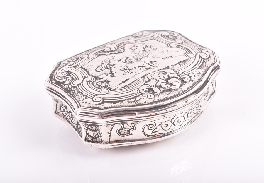 An Edwardian silver cigarette case Chester 1903, by William Neale, of curved form with carry chain - Image 6 of 13