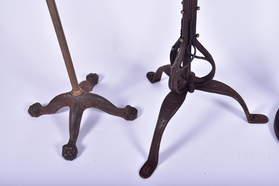 A late 19th century wrought iron telescopic Arts and Crafts lamp standard with applied metal - Image 5 of 14