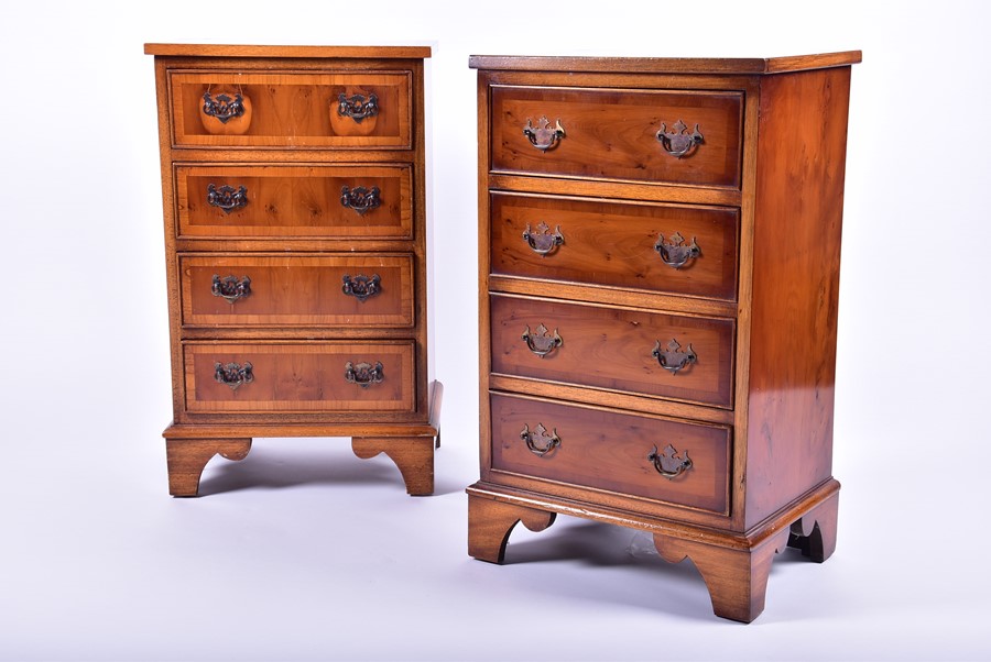 A near pair of reproduction yew wood beside chests with four drawers, on bracket feet, 73 cm x 44 cm - Image 8 of 8