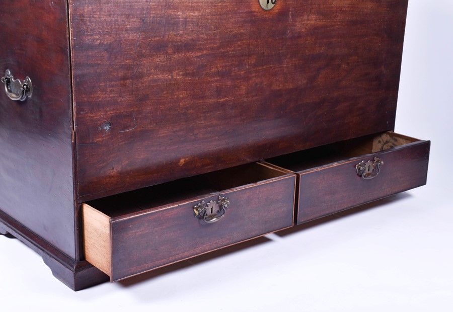 A George II oak two-drawer blanket chest with brass handles, 121 cm x 80 cm x 54 cm.CONDITION - Image 5 of 7